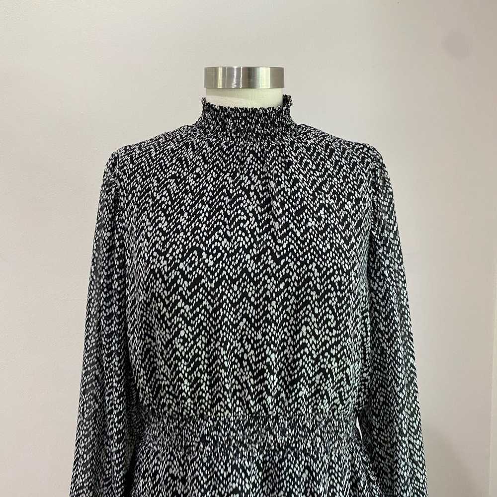 Express Black & White Speckled Smocked Mock Neck … - image 3