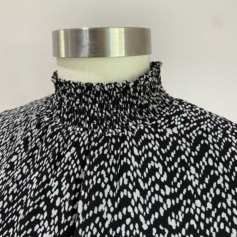 Express Black & White Speckled Smocked Mock Neck … - image 4