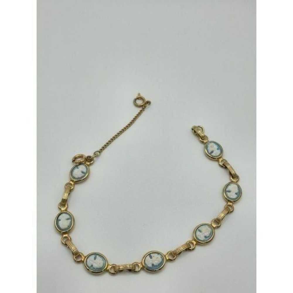 Vintage gold cameo bracelet - image 4