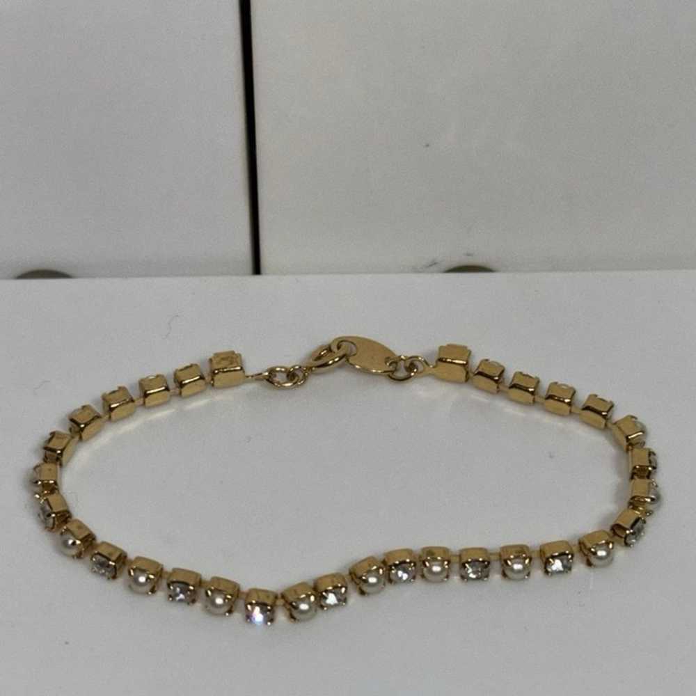 Avon Bracelet 
Faux Pearls Rhinestone  
Gold Tone… - image 1