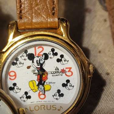 >>Vintage>>Walt Disney Mickey Mouse "Lorus" Watch!