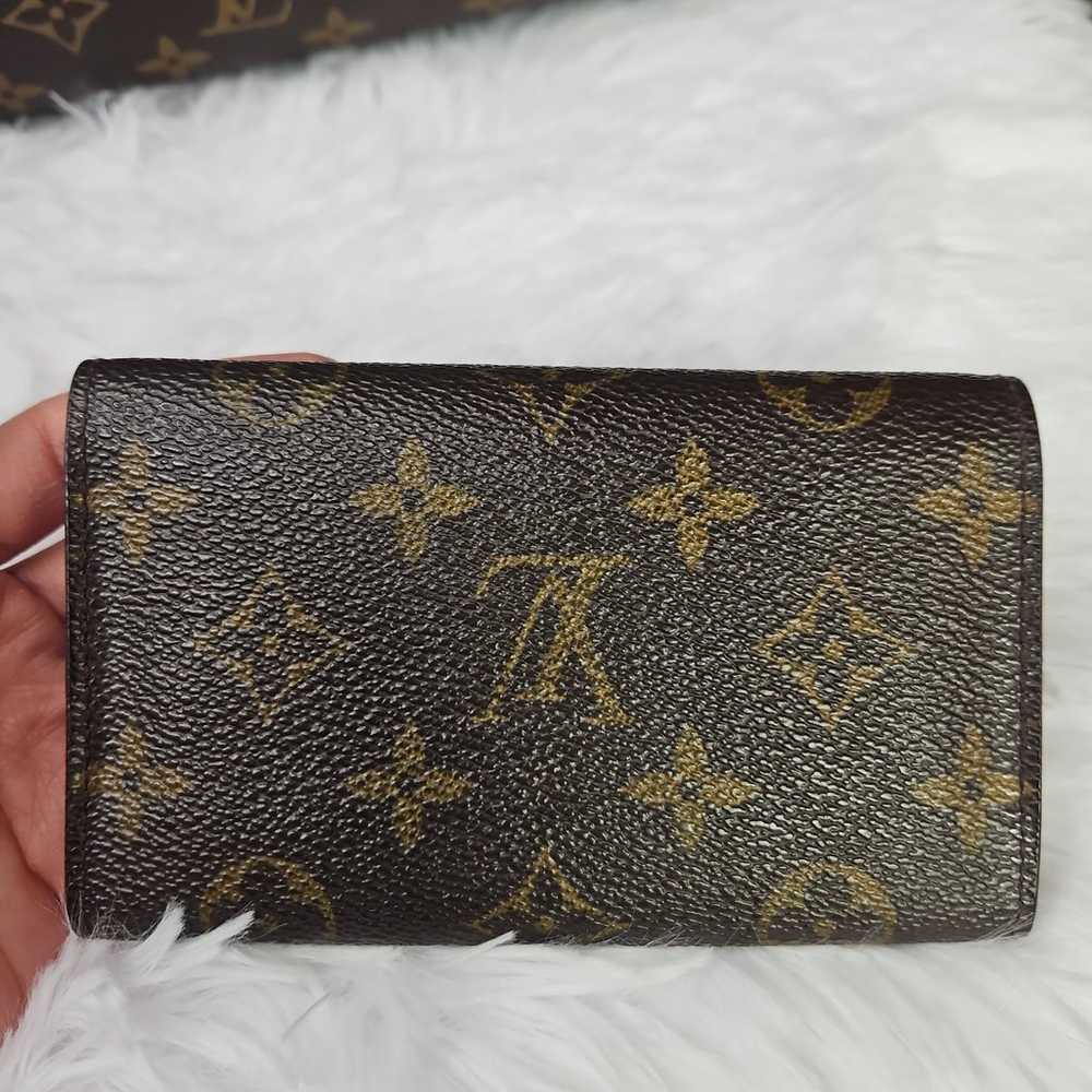 Authentic LV Vintage Wallet - image 3