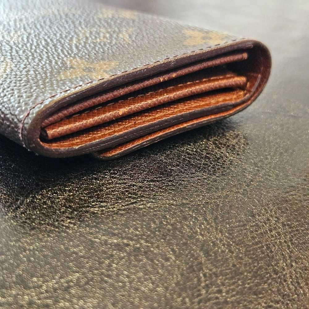 Authentic LV Vintage Wallet - image 9