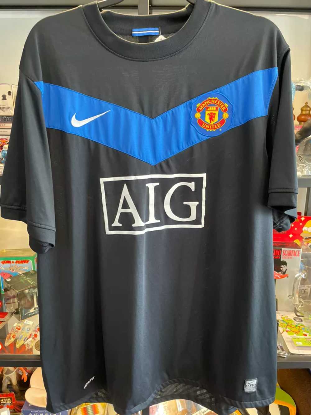 Manchester United AIG soccer jersey - image 1