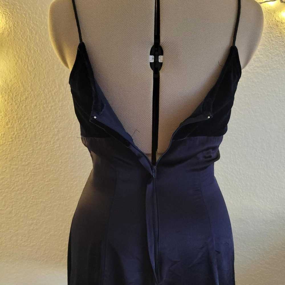 Silky velvet dress - image 6