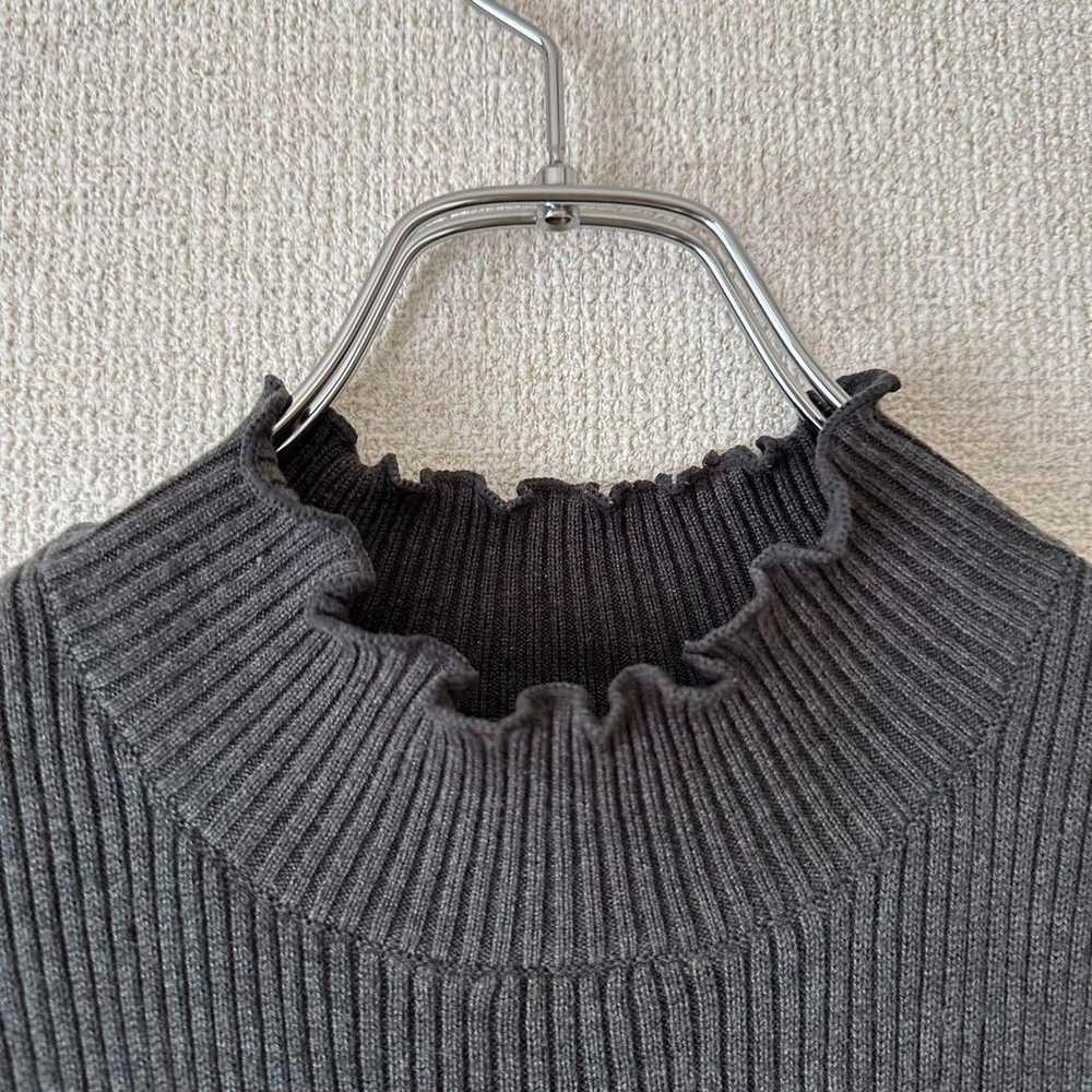 One-piece gray sleeveless frill knit lightweight … - image 3