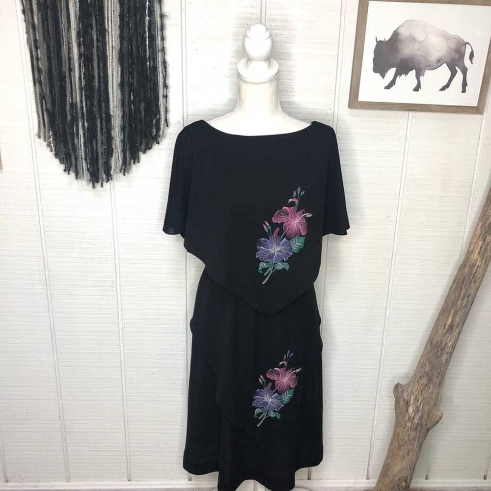 Black vintage dress with tropical flower - image 1