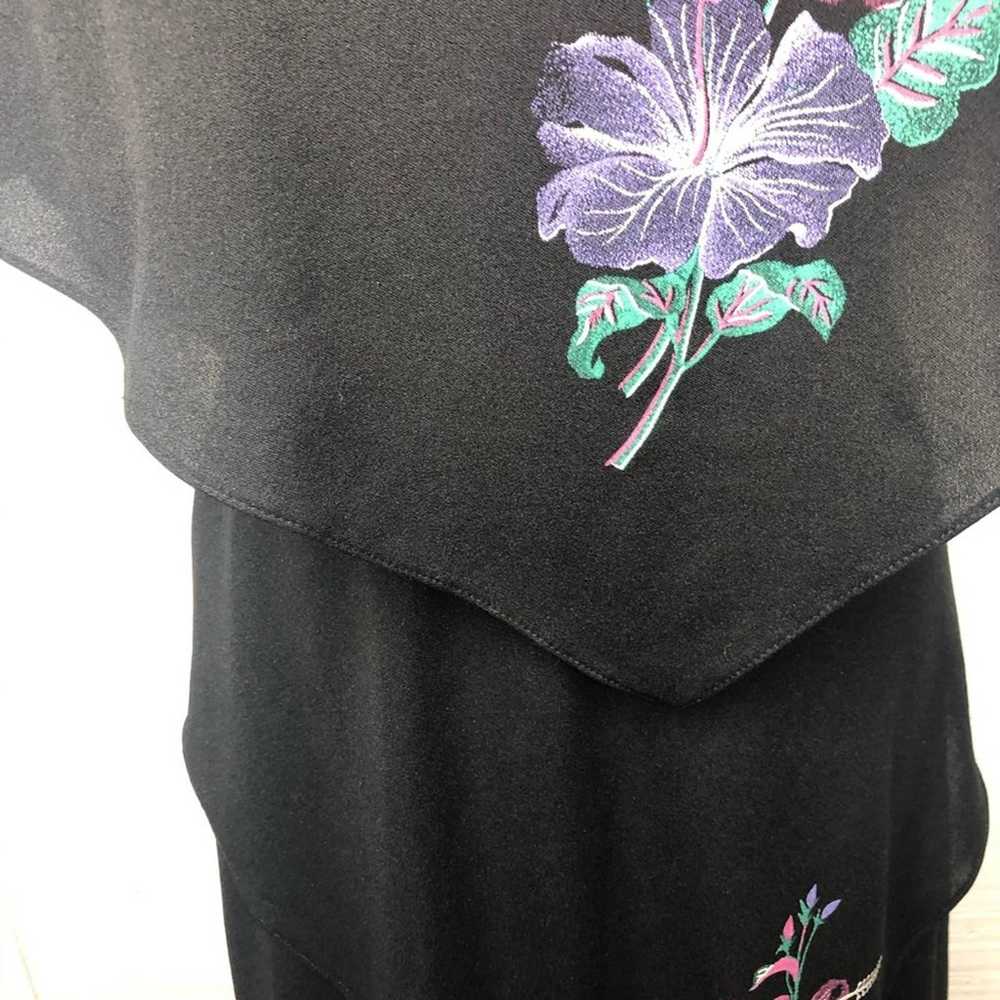 Black vintage dress with tropical flower - image 3