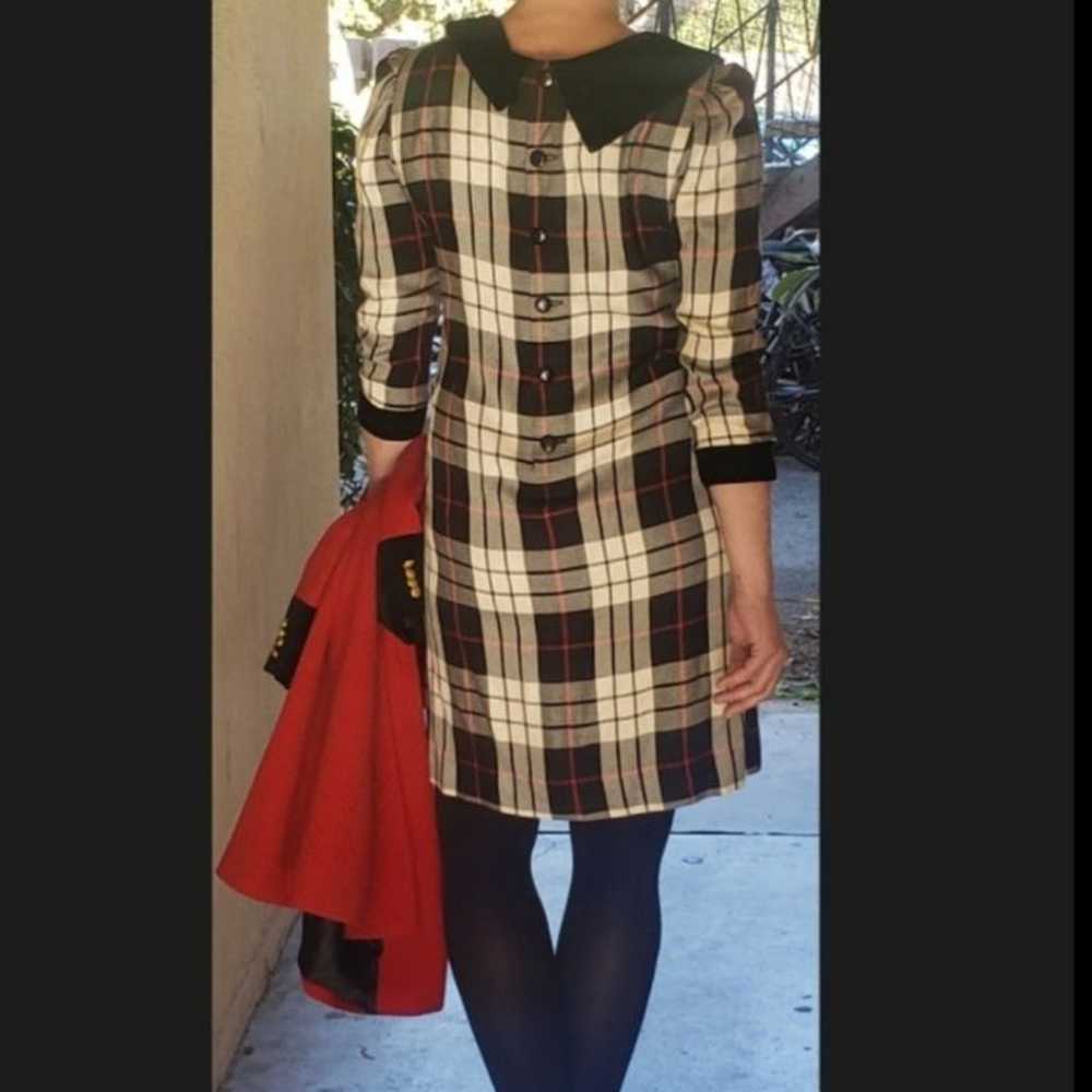 Vintage 1960s Lanz plaid dress with velvet collar - image 11