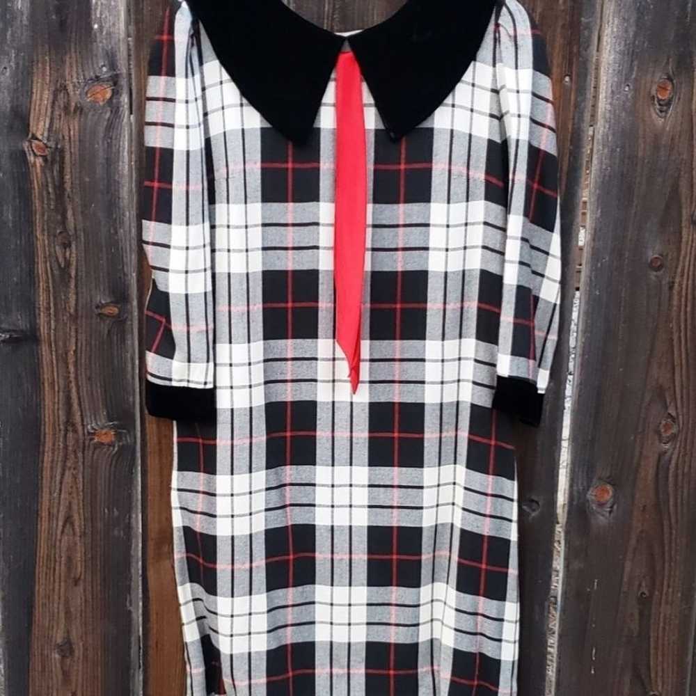 Vintage 1960s Lanz plaid dress with velvet collar - image 2