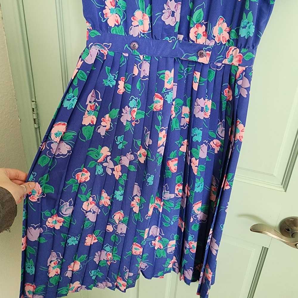 Vintage blue floral dress pleated skirt womens 10 - image 3