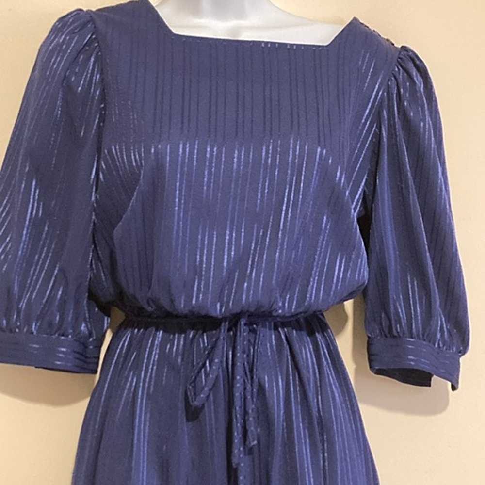 1970s Vintage Sally Lou Belted Knee Length Dress - image 4