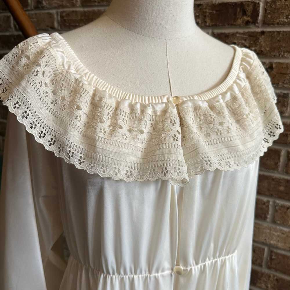 VTG 70s 80s Retro Cream White Satin Lace Trim Rom… - image 3