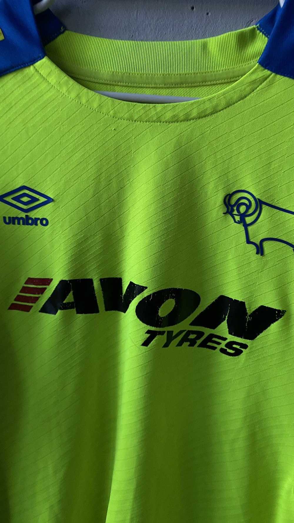 Soccer Jersey × Umbro × Vintage Derby County long… - image 4