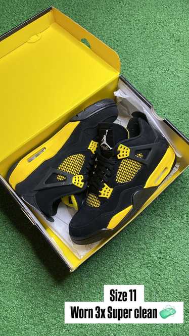 Jordan Brand × Nike Jordan 4 yellow thunder