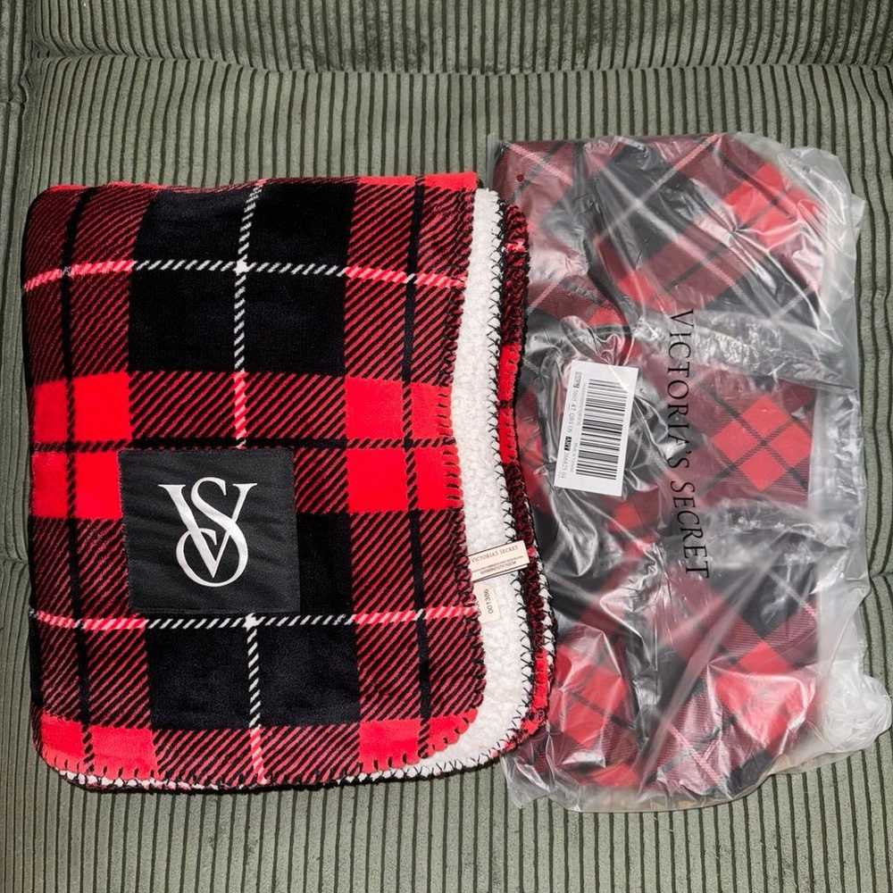 Victoria’s Secret Plaid Tote Weekender Bag and Co… - image 2