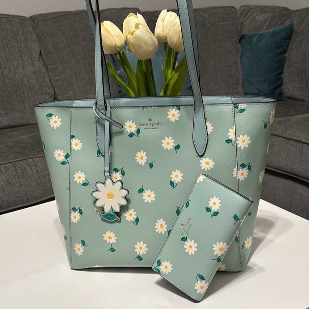 Kate spade daisy tote & wallet set blue - image 1