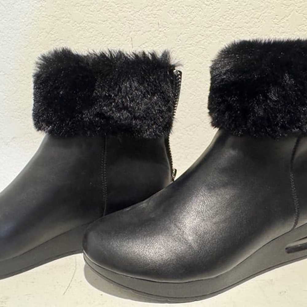 Black wedge Boots w fur 7.5 - image 2