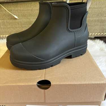 Ugg Droplet rainboots