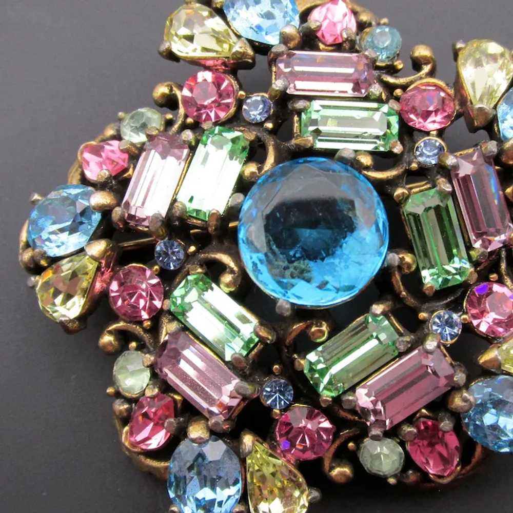 1953 Hollycraft Pastel Rhinestone Brooch - image 6