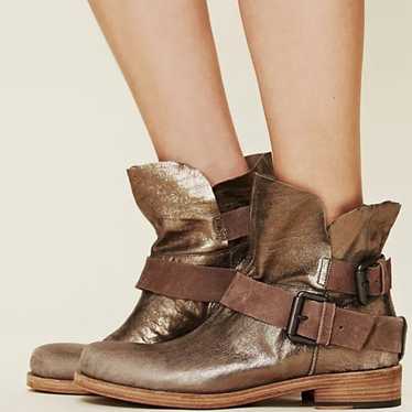 Vic Matie Metalic Leather Boots