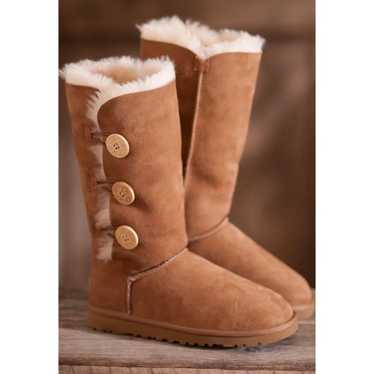 UGG Bailey Button Triplet Sheepskin-Line