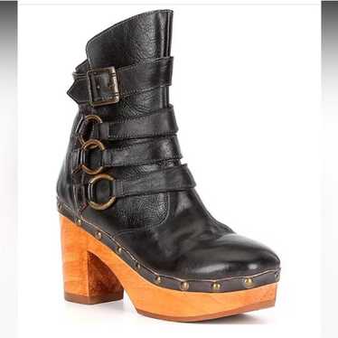 Bed Stu
Moira Leather Harness Platform Clogs