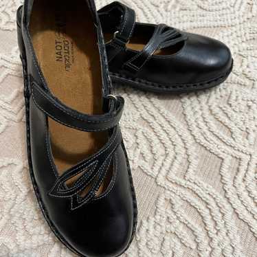 Naot Black Leather Primrose Mary Jane women’s shoe