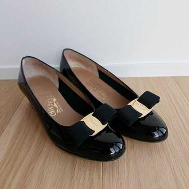 Ferragamo Vara Pumps 4.5D Black Patent - image 1