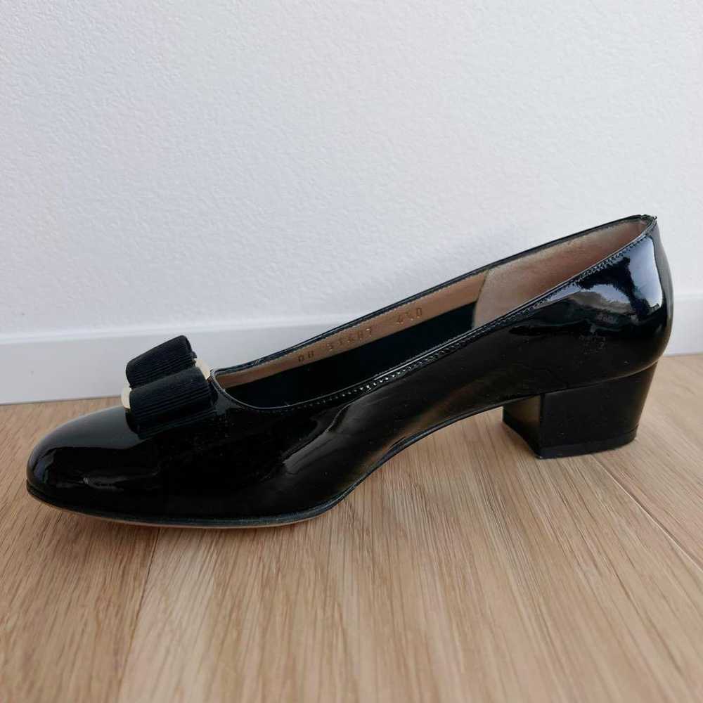 Ferragamo Vara Pumps 4.5D Black Patent - image 4