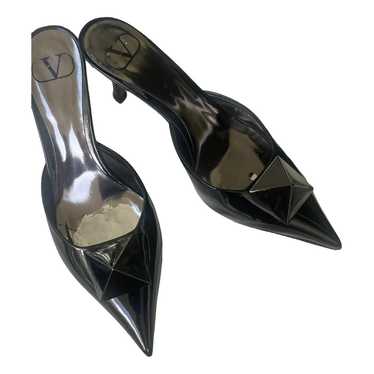 Valentino Garavani One Stud patent leather heels