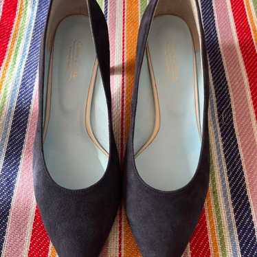 Odette é Odile Navy Suede Pumps