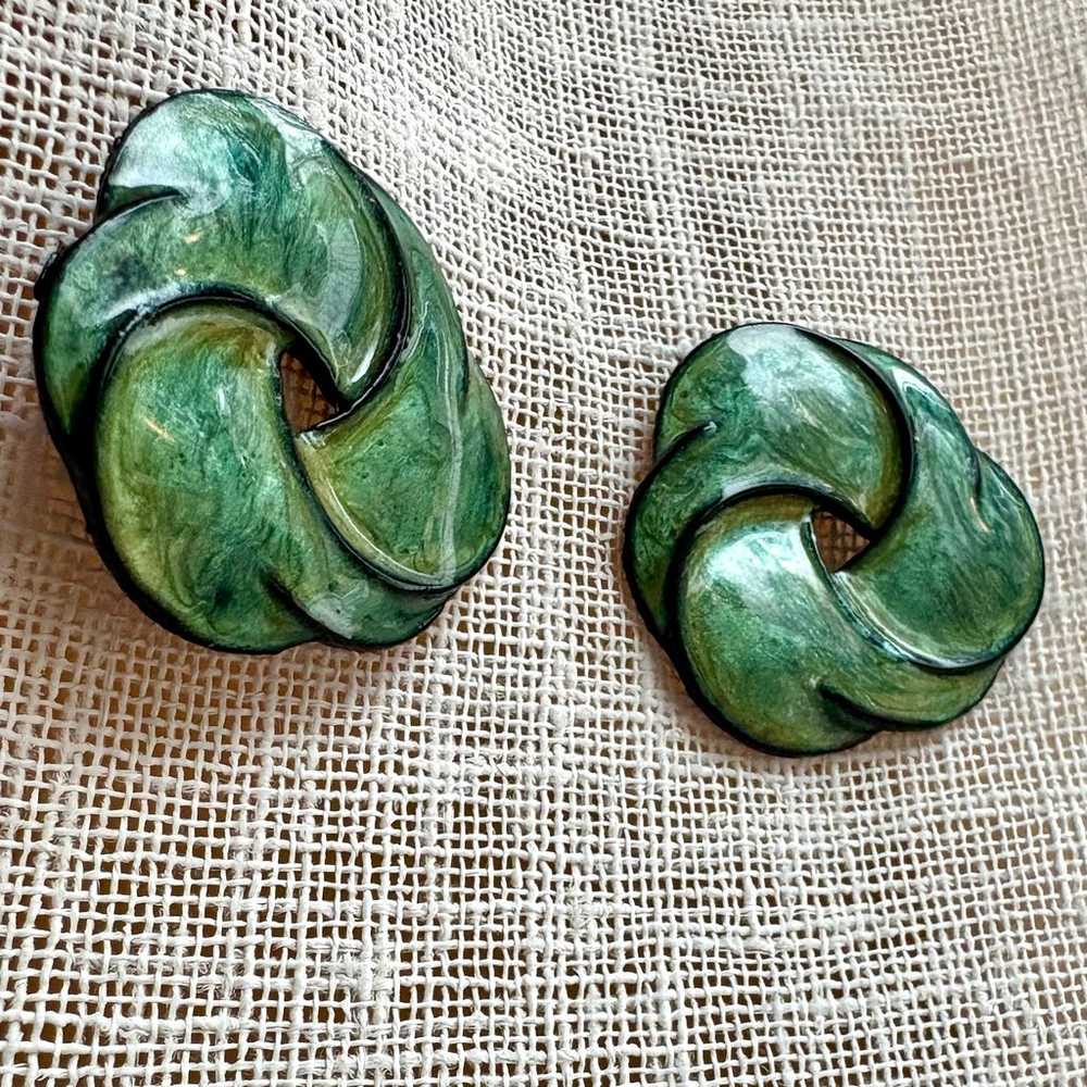 Green enamel trefoil knot earrings - image 1