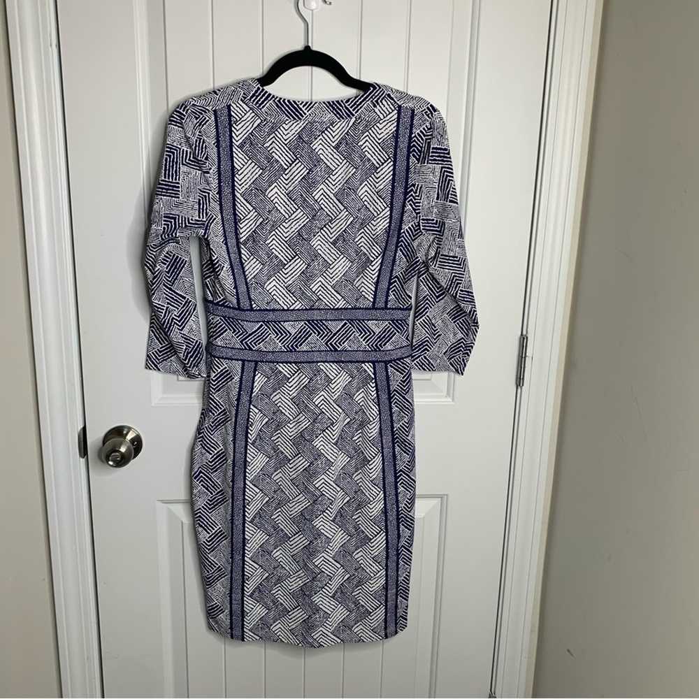 J Mclaughlin blue chevron catalina cloth sheath d… - image 3