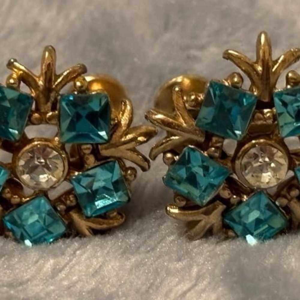 Vintage blue screw back Earrings - image 3