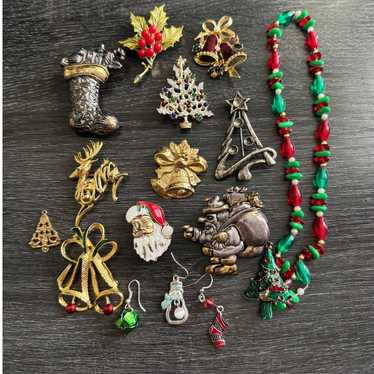 Christmas Holiday Themed Mixed Jewelry Lot Brooch… - image 1