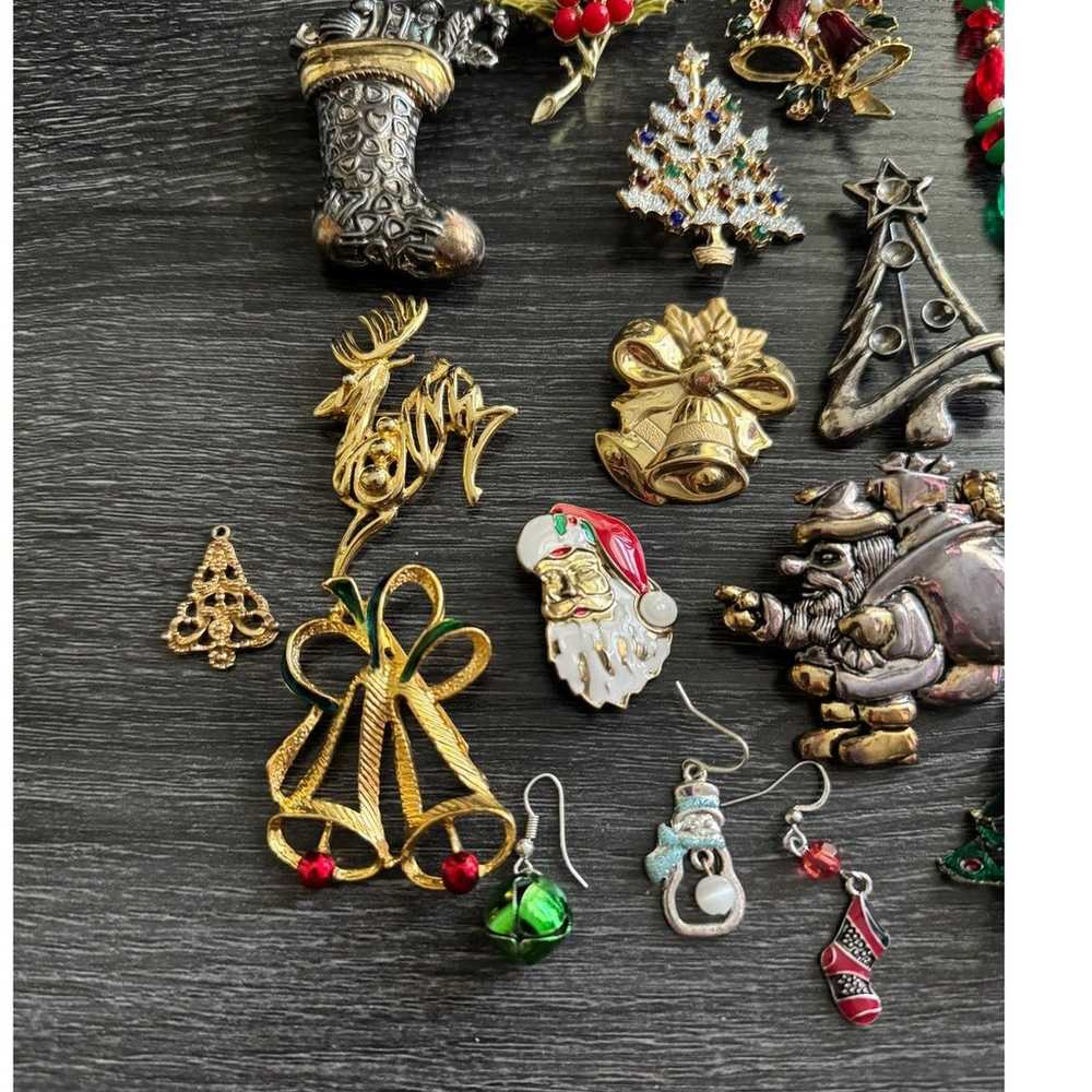 Christmas Holiday Themed Mixed Jewelry Lot Brooch… - image 9