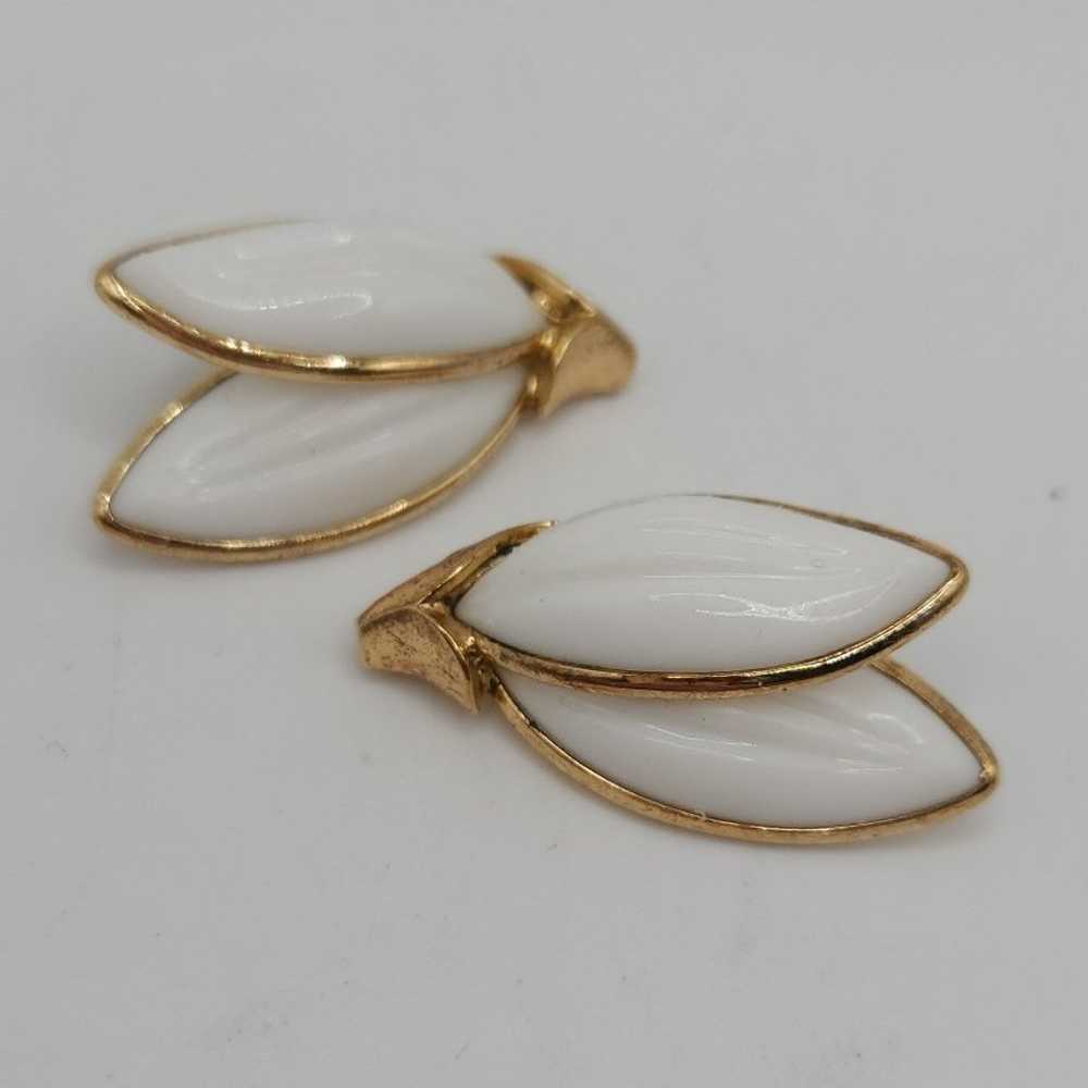 Vintage Crown Trifari Milk Glass Earrings - image 2