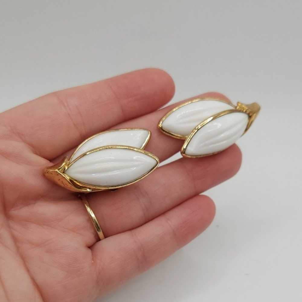 Vintage Crown Trifari Milk Glass Earrings - image 3