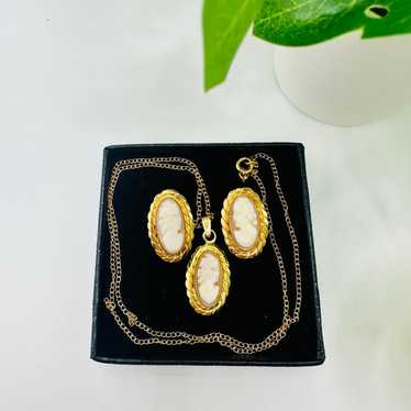 Cameo Set - image 1