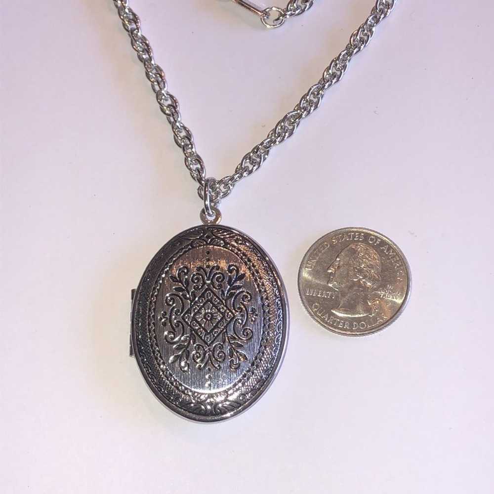 Vintage Silver Tone Chain Engraved Floral Locket … - image 3