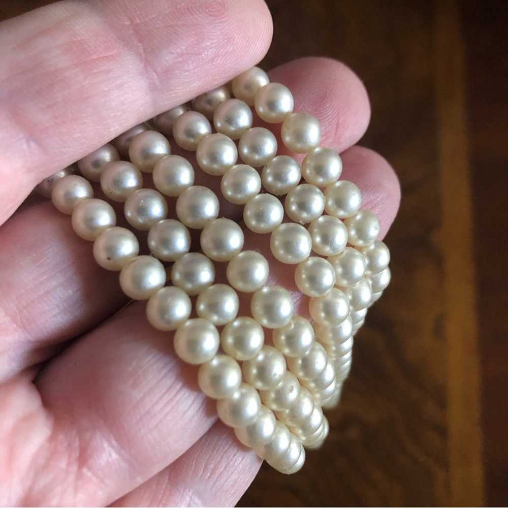 Vintage triple strand cream glass pearl necklace - image 11