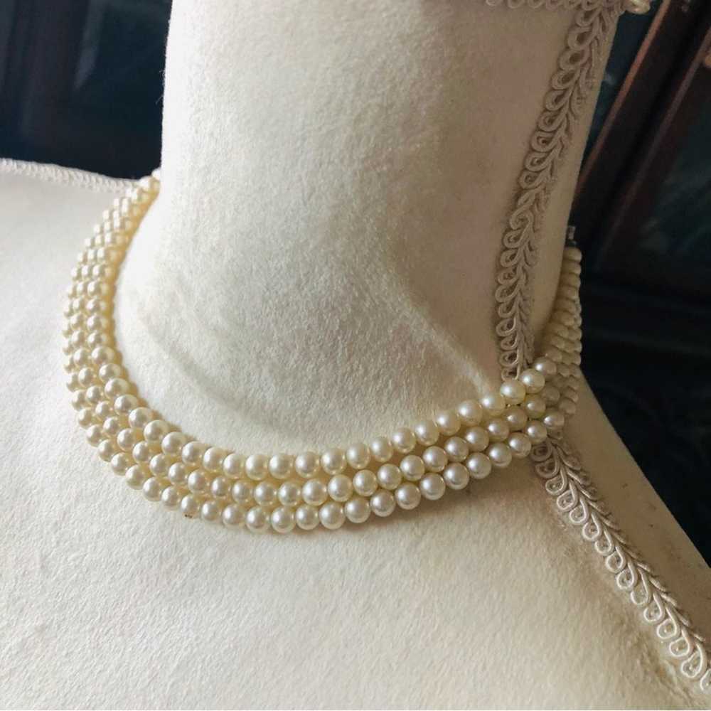 Vintage triple strand cream glass pearl necklace - image 4