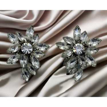 Vintage Rhinestone Clip-On Earrings – Sparkling Fl