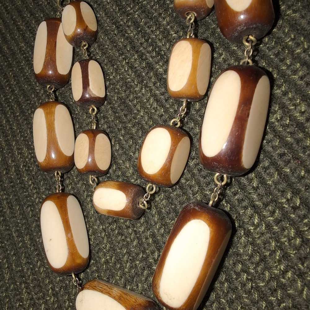 Mid Century Modern Wood & Resin Enamel Beaded Sta… - image 2