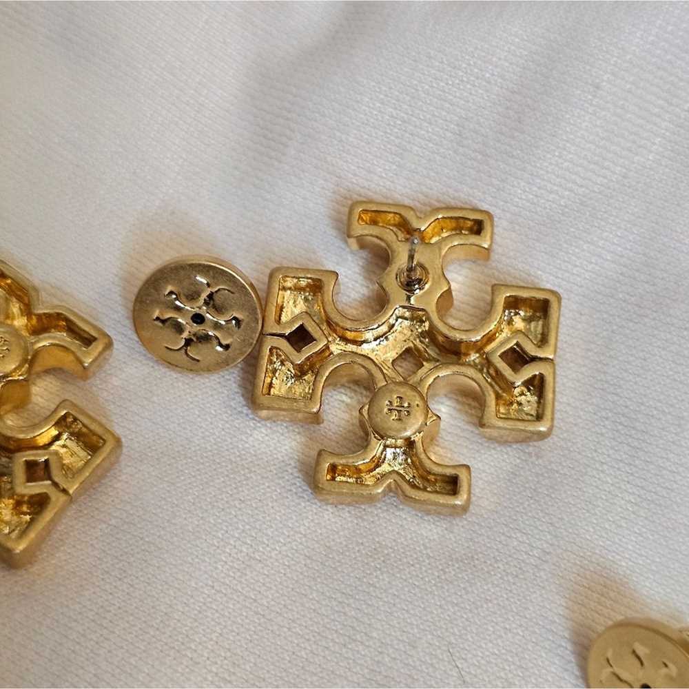 Tory Burch Vintage Gold Large Roxanne Logo Earrin… - image 3