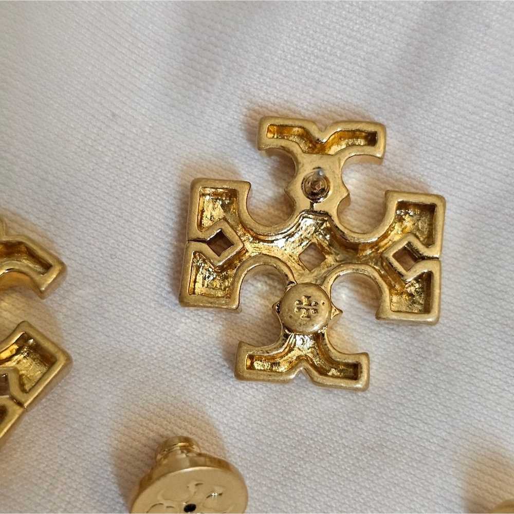 Tory Burch Vintage Gold Large Roxanne Logo Earrin… - image 5