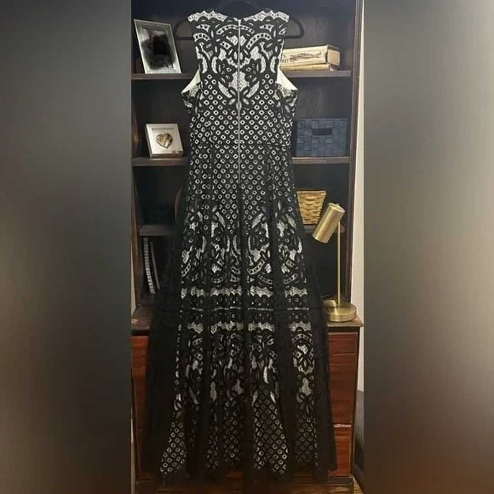 Stunning Vera Wang Sleeveless Black Lace Long Gow… - image 3