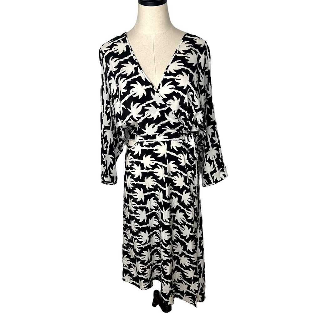 NEW! Diane Von Furstenberg M Eloise SILK Wrap PAL… - image 1