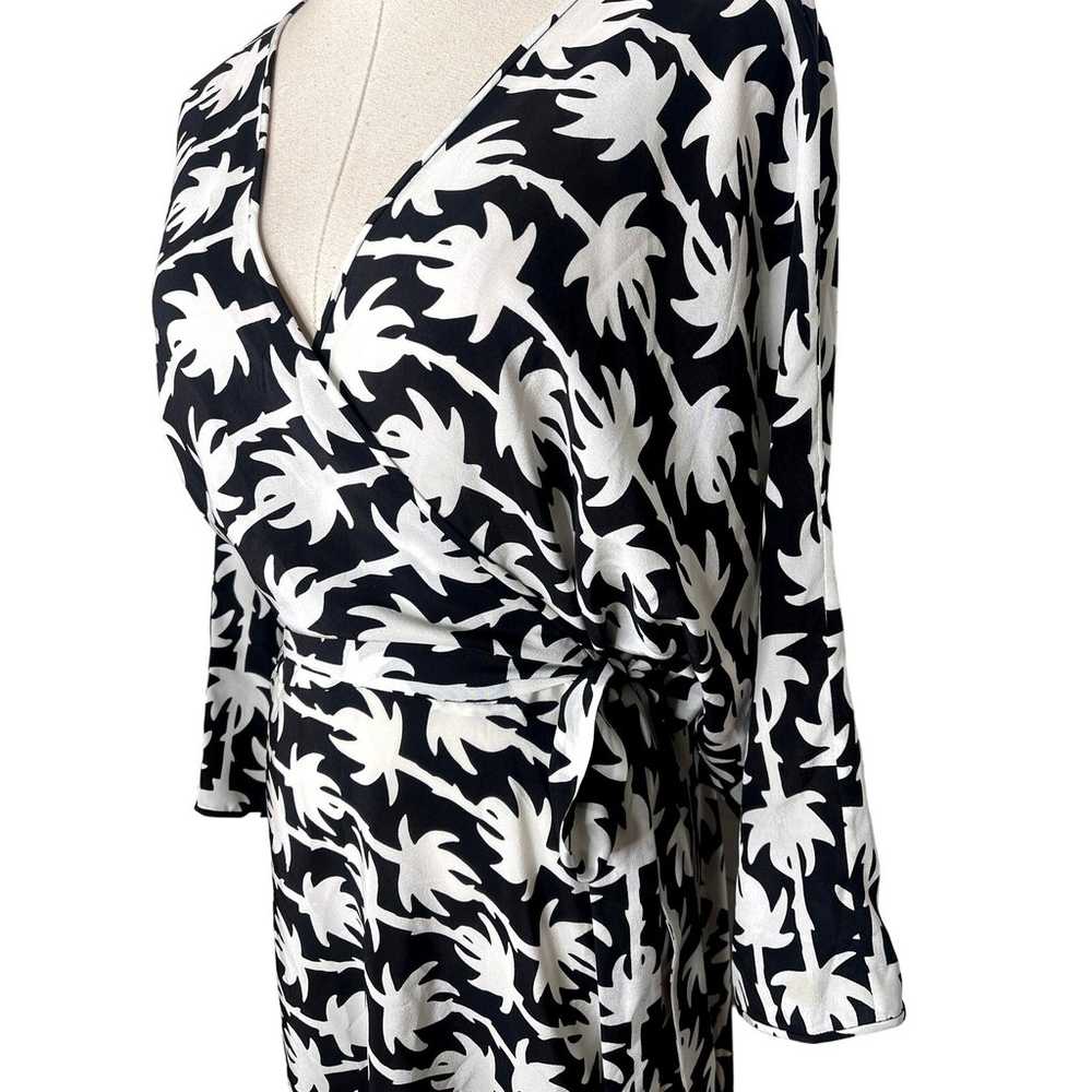 NEW! Diane Von Furstenberg M Eloise SILK Wrap PAL… - image 4